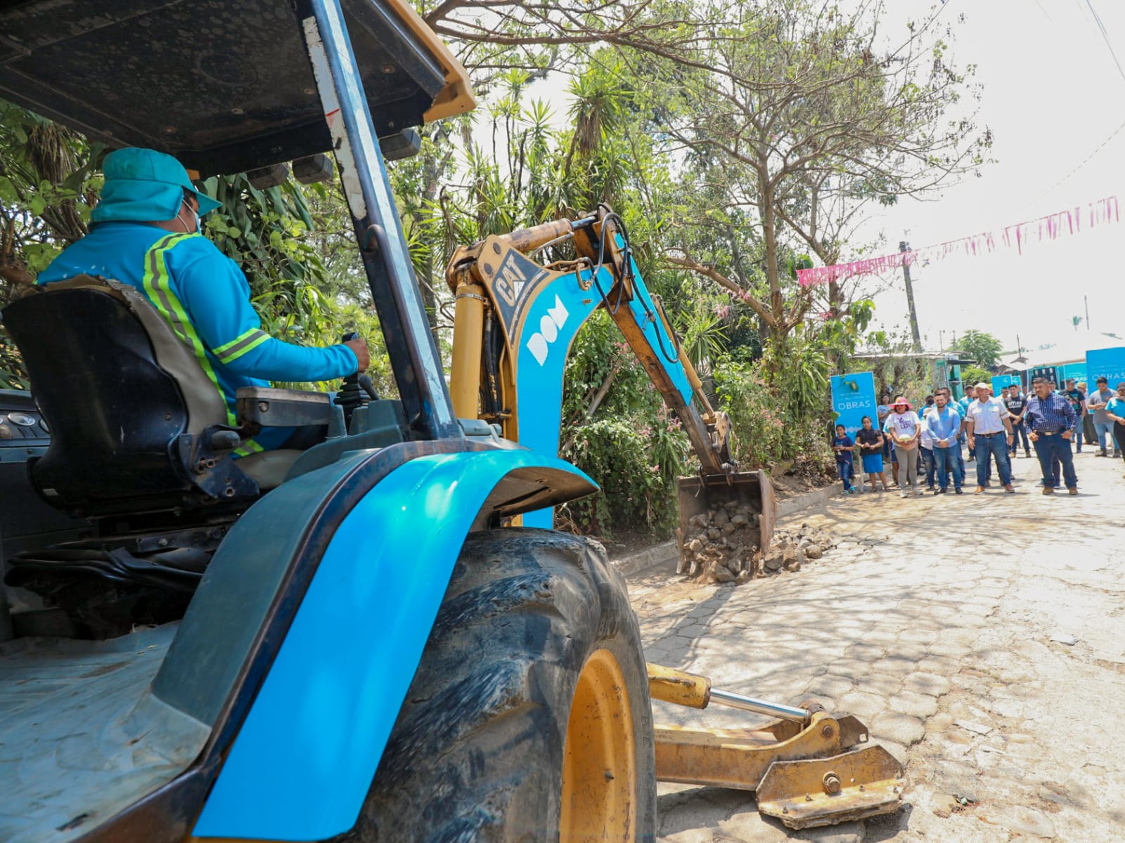 mas-de-7-mil-habitantes-seran-beneficiados-con-el-plan-nacional-de-bacheo-en-el-porvenir-santa-ana